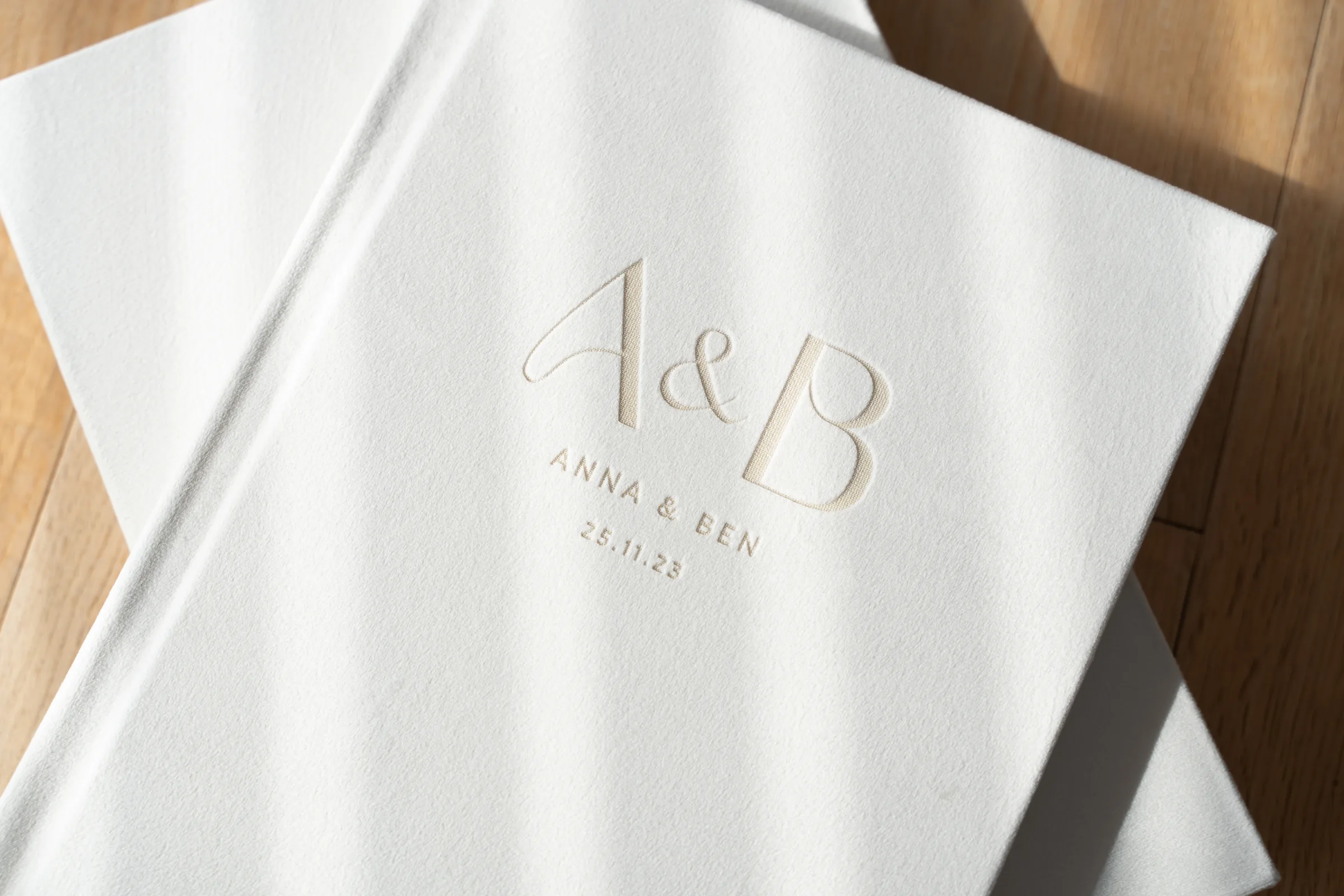 Beautiful white velvet printed wedding album 4