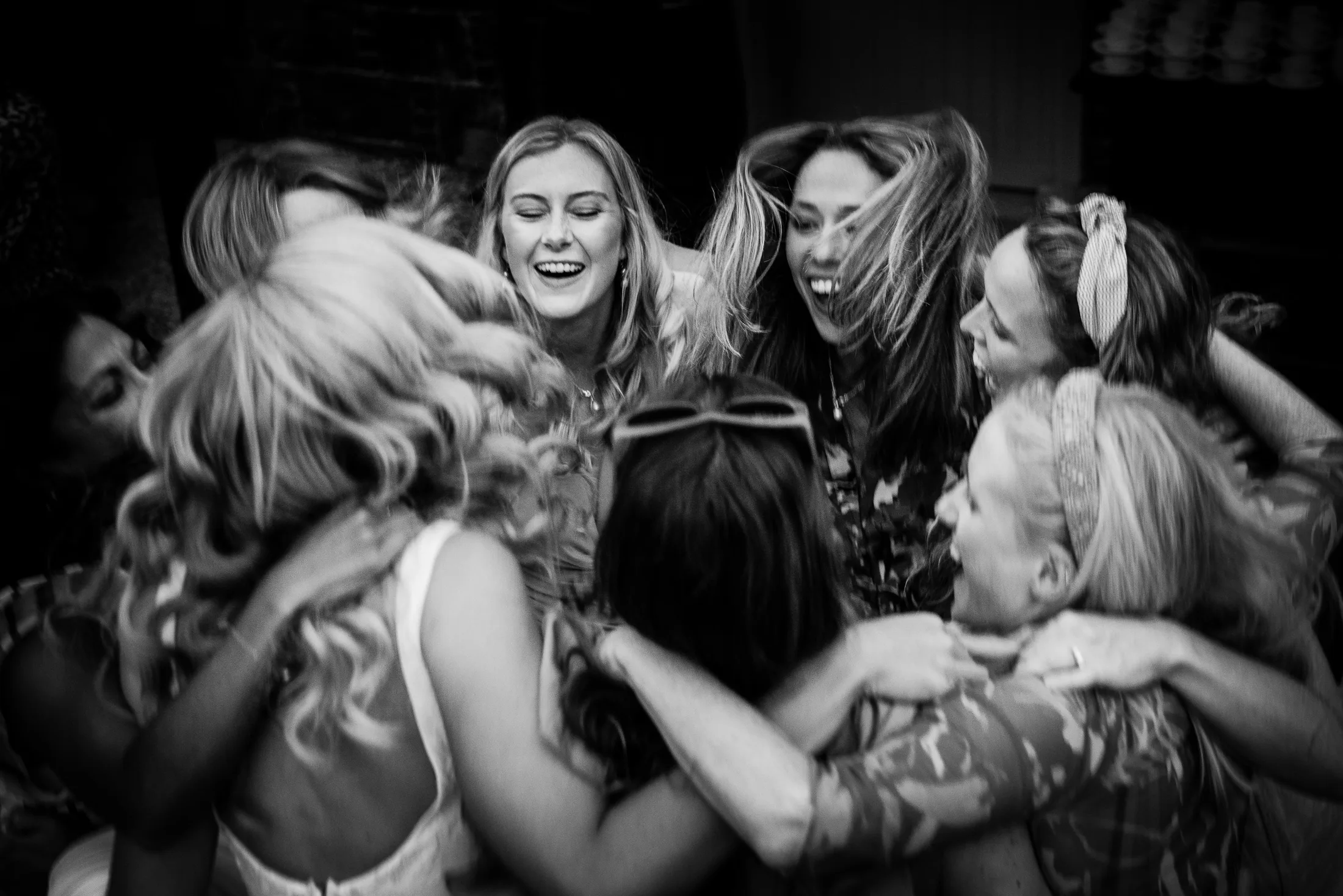 Besties dancing