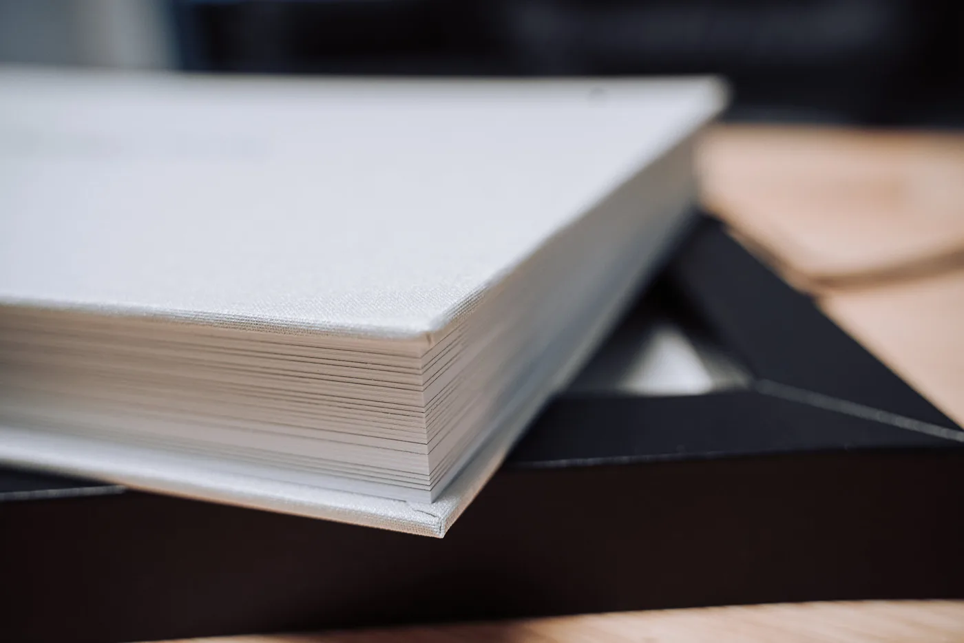 Wedding album pearl linen black box